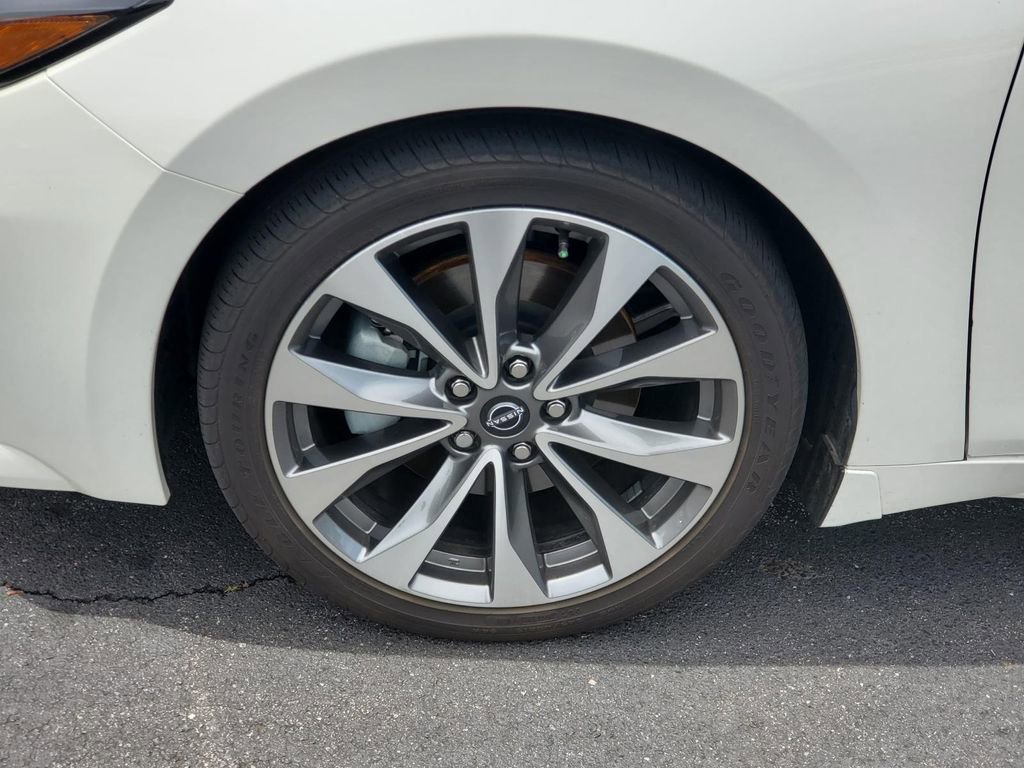 Certified 2023 Nissan Maxima Platinum w/ Sport Mat Group FWD image 11