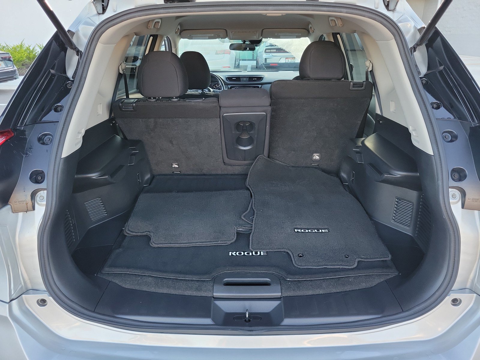 Used 2020 Nissan Rogue S w/ Special Edition Package FWD image 30