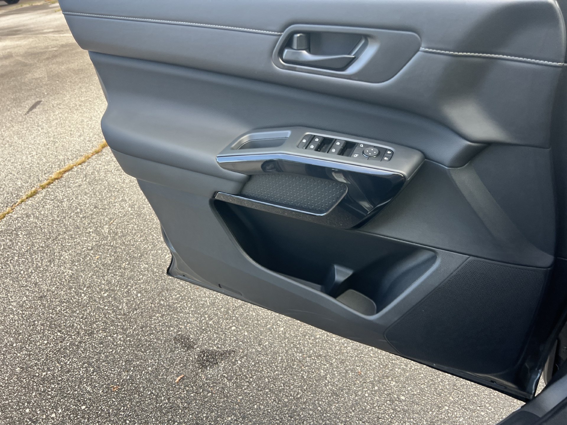 New 2026 Nissan Pathfinder SV FWD image 15