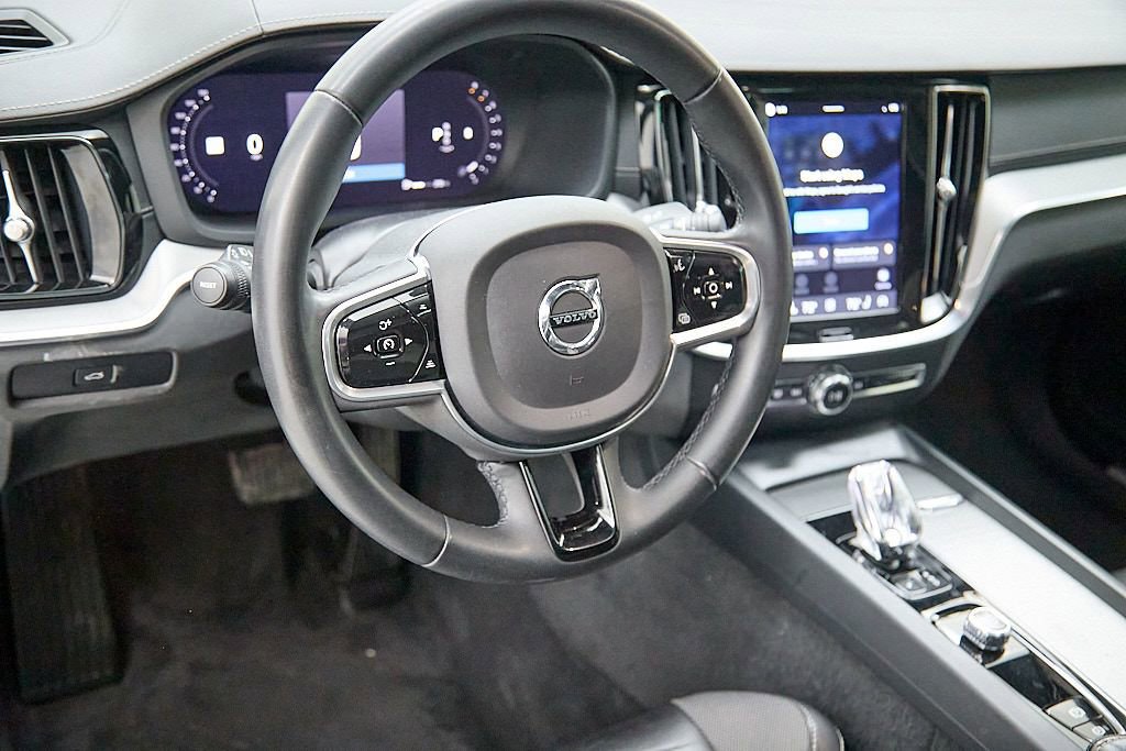 Used 2023 Volvo S60 B5 Ultimate image 13