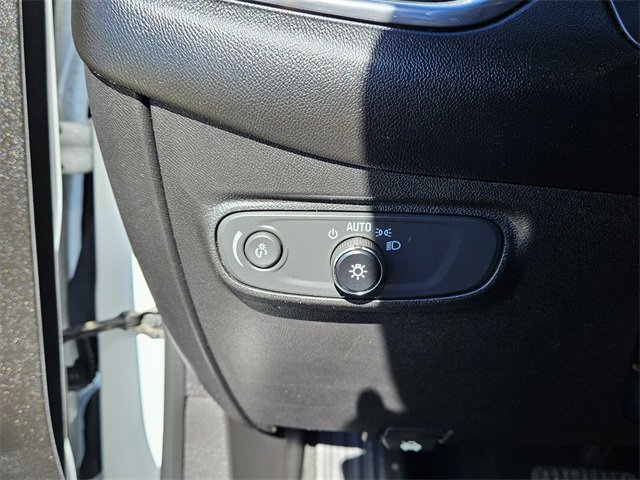 Used 2018 Chevrolet Equinox LT image 25