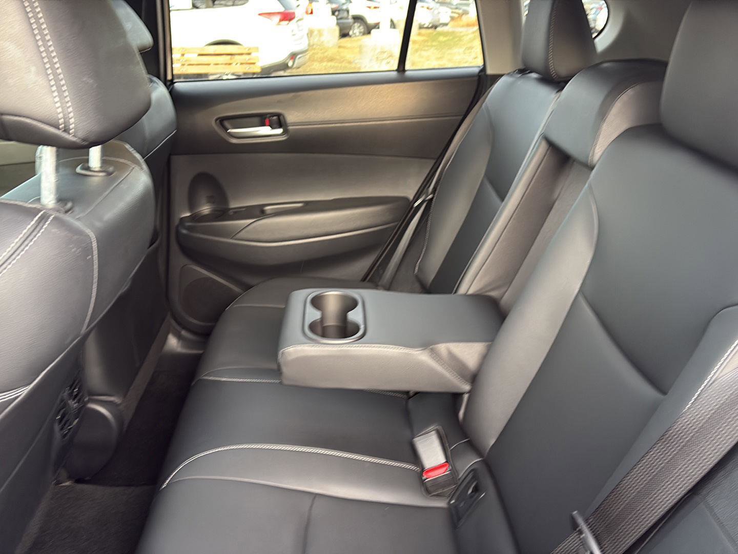 Used 2022 Toyota Corolla Cross XLE w/ Convenience Package image 22