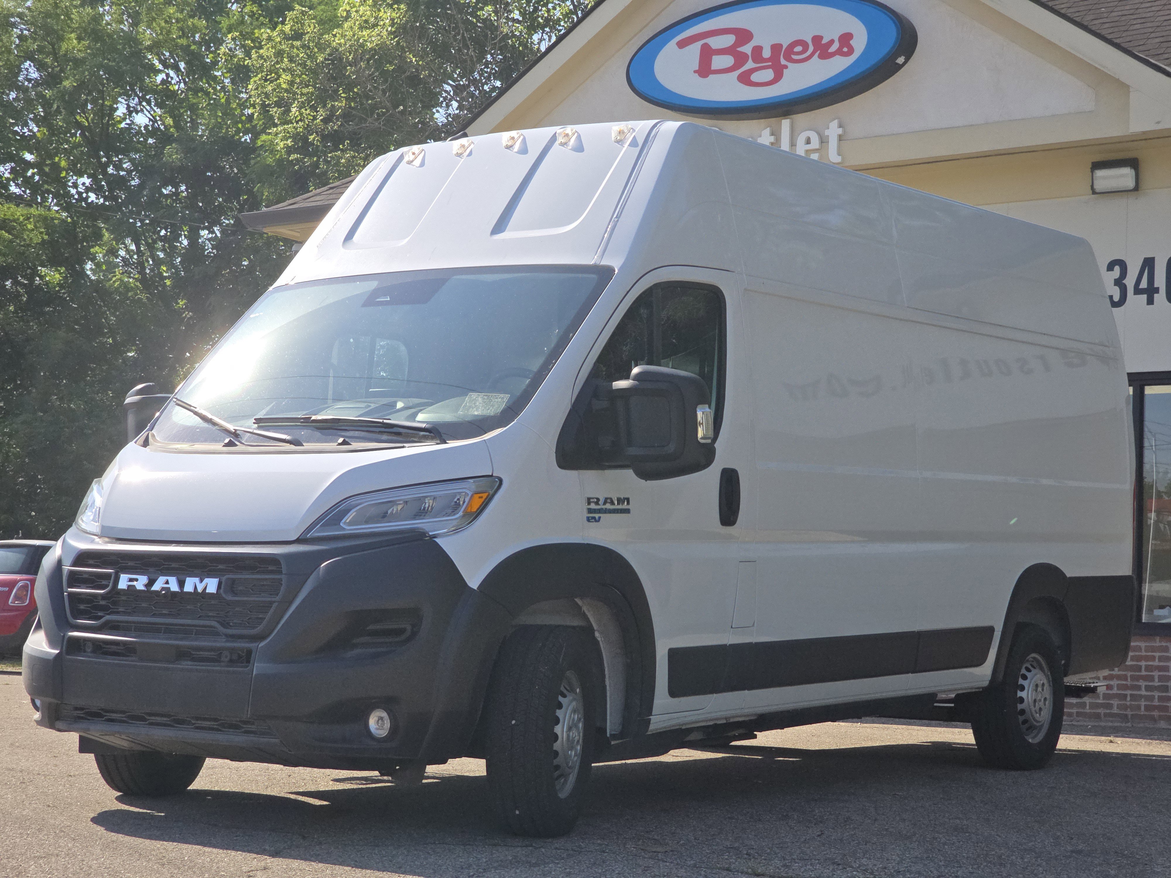 Used 2024 RAM ProMaster 3500 w/ Delivery Van Package image 3