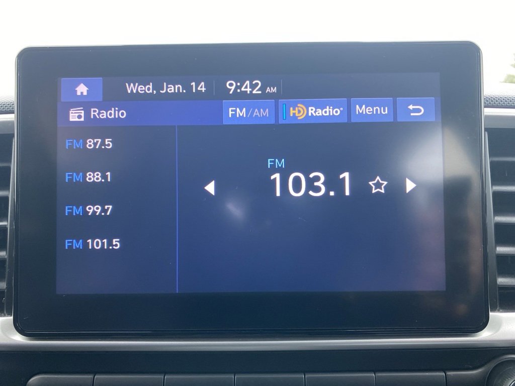 Used 2023 Hyundai Venue SEL image 33