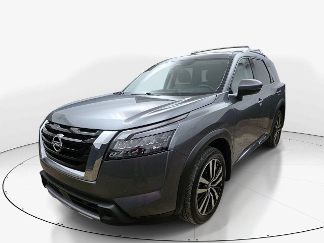 Used 2025 Nissan Pathfinder Platinum FWD image 10