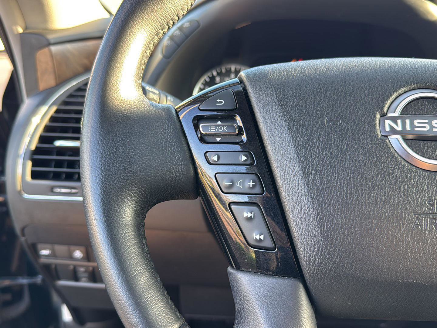 Used 2023 Nissan Armada SL w/ Captain's Chairs Package image 18