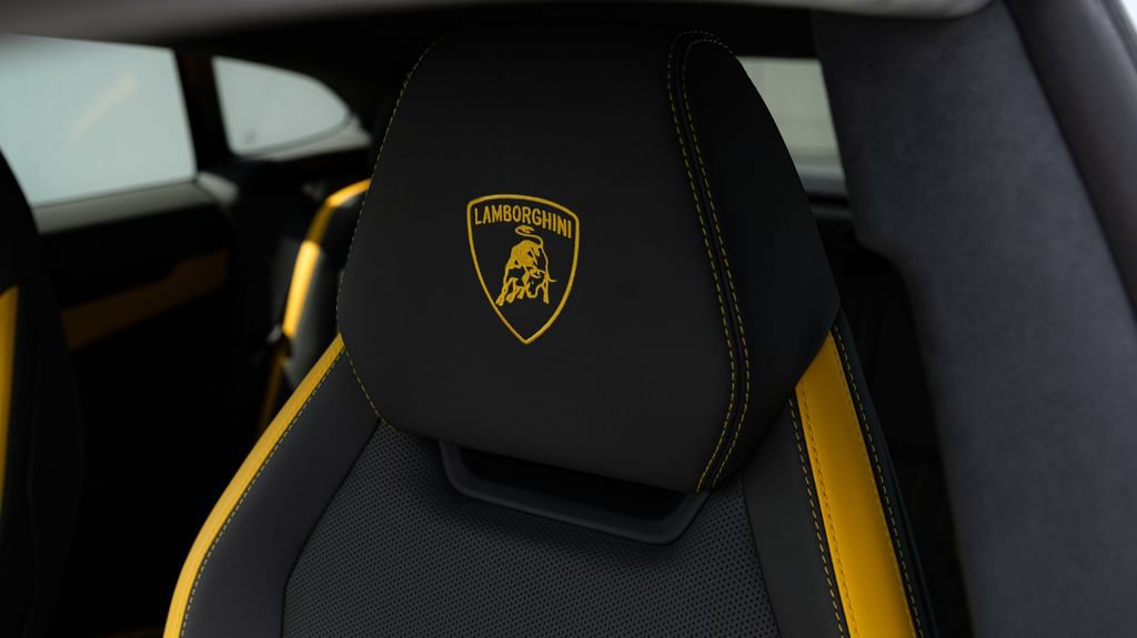 Used 2025 Lamborghini Urus SE AWD/4WD image 26