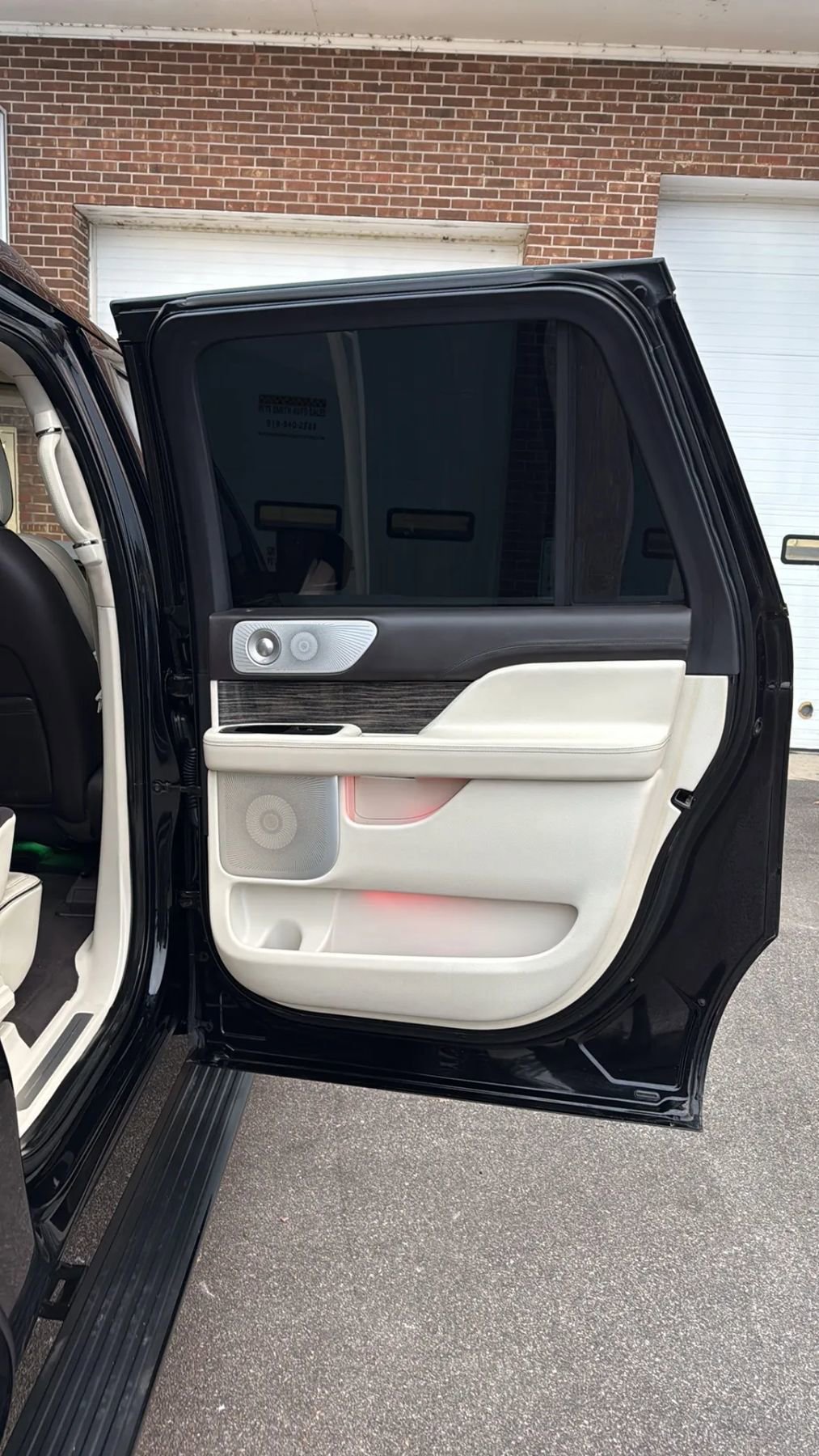 Used 2019 Lincoln Navigator L Black Label w/ Cargo Package image 37