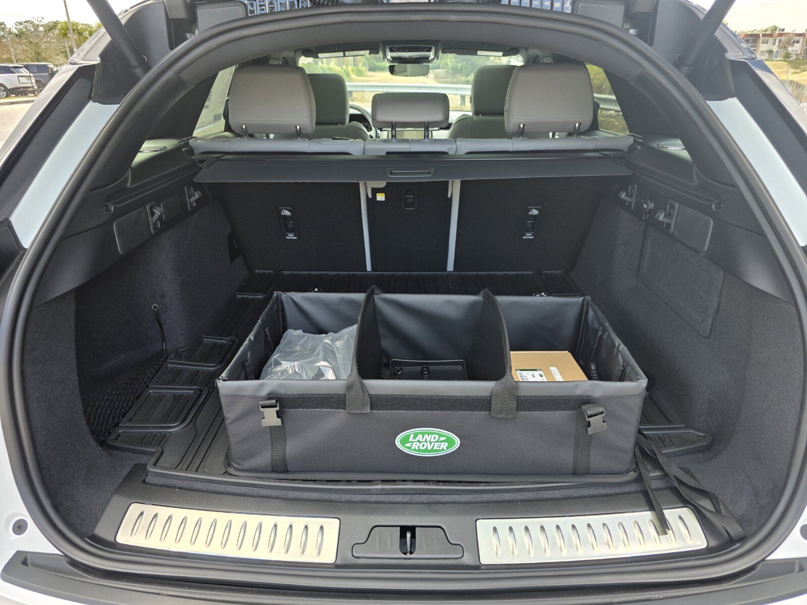 Used 2026 Land Rover Range Rover Velar Dynamic SE image 15