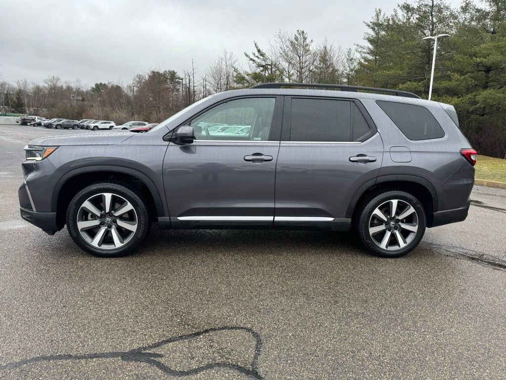 Used 2023 Honda Pilot Touring image 3