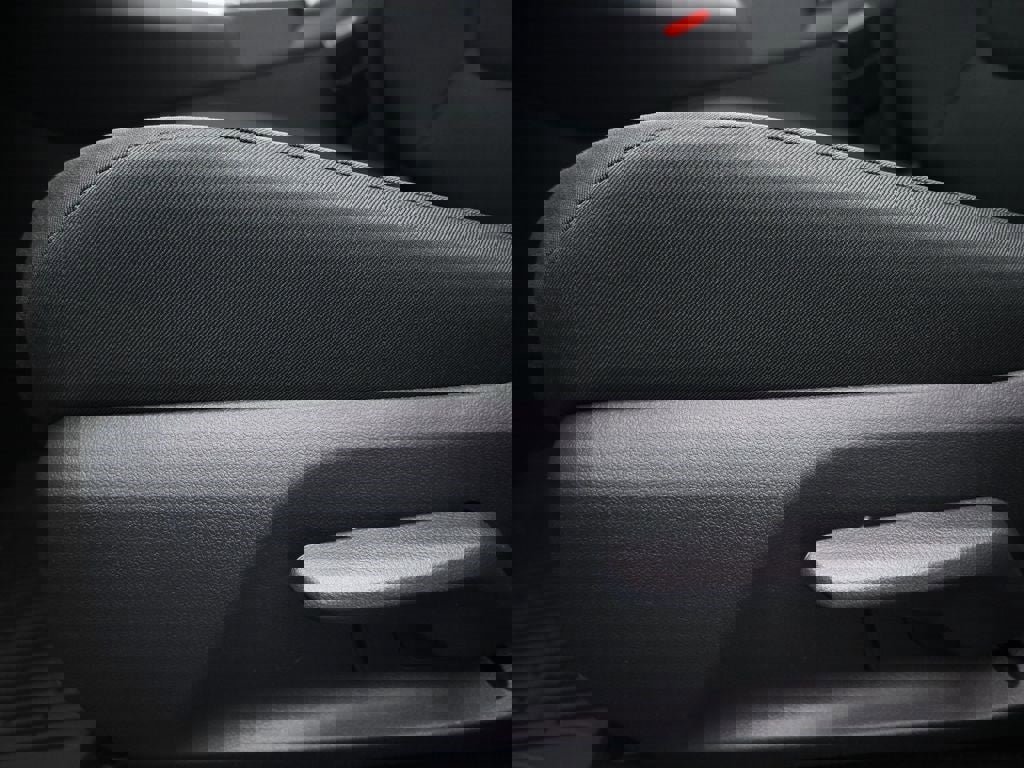 New 2025 Toyota RAV4 LE image 10