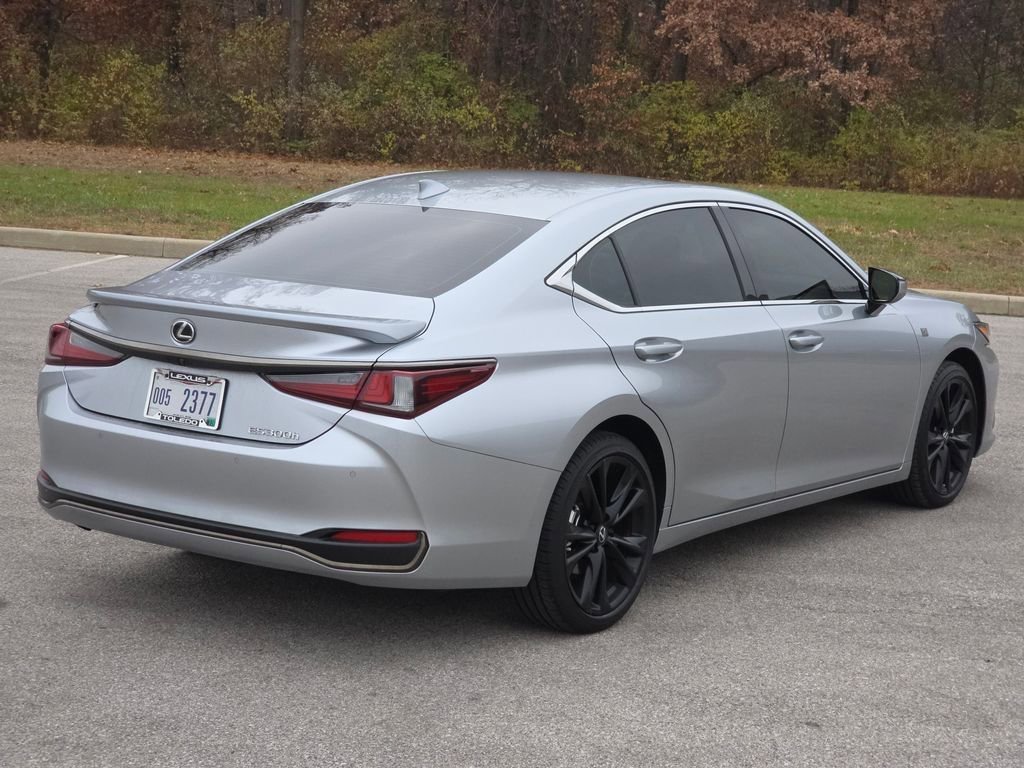 Certified 2025 Lexus ES 300h w/ Premium Package image 8