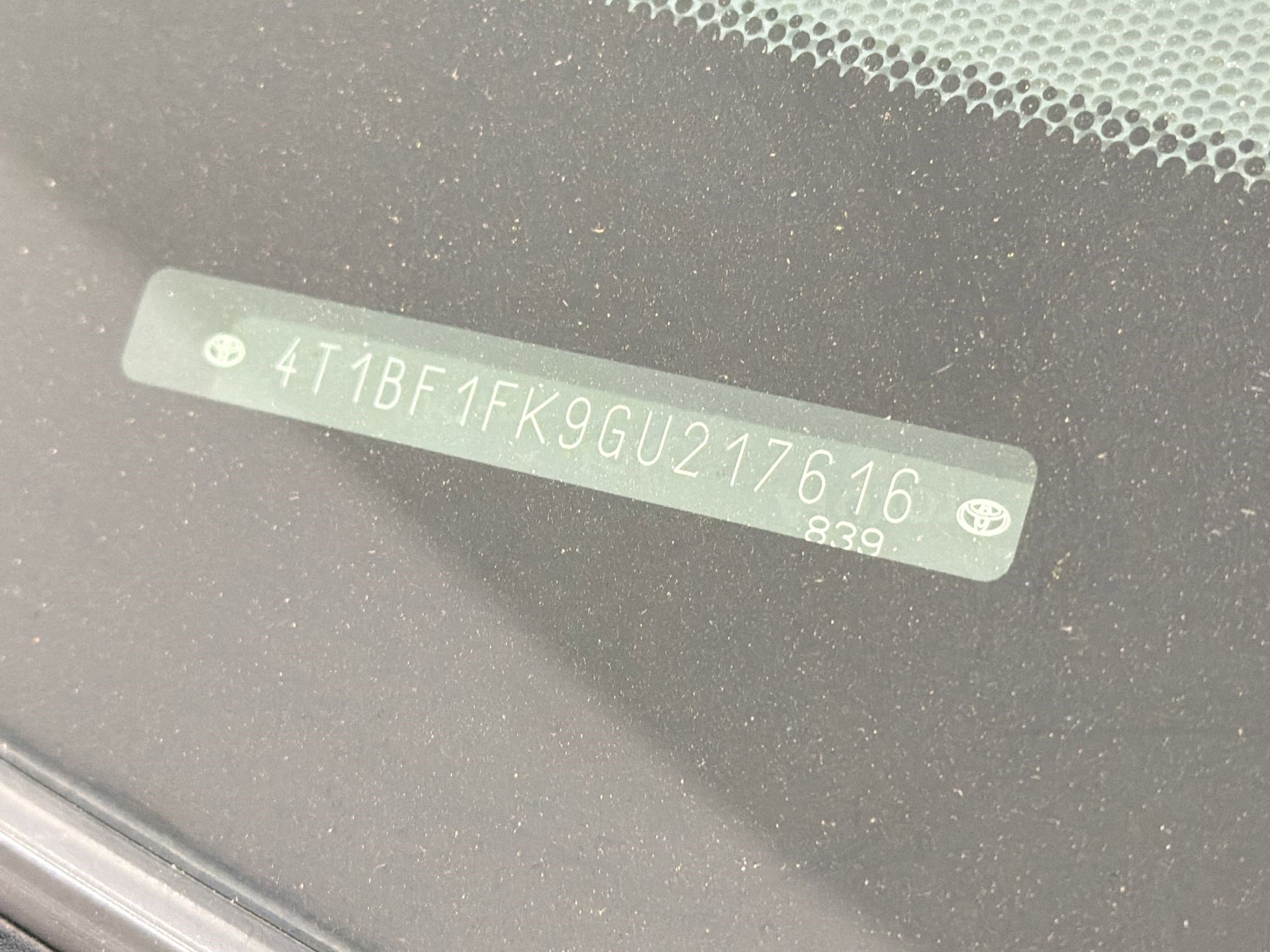 Used 2016 Toyota Camry SE image 18