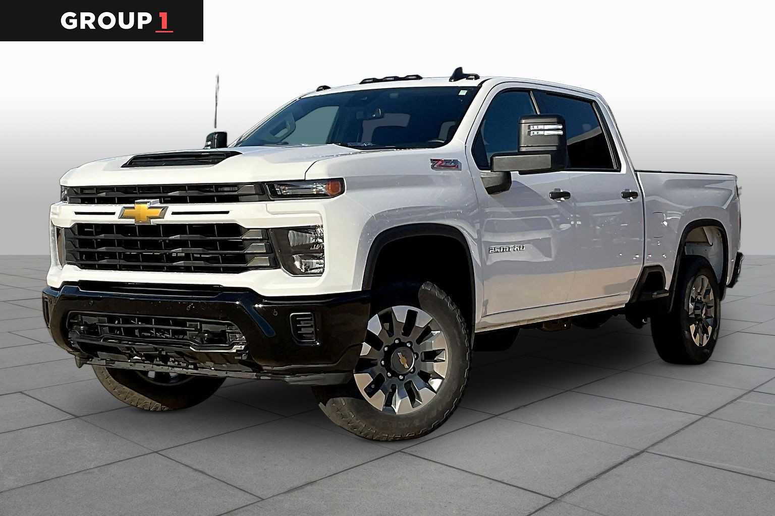 Used 2025 Chevrolet Silverado 2500 Custom w/ Custom Value Package AWD/4WD image 1