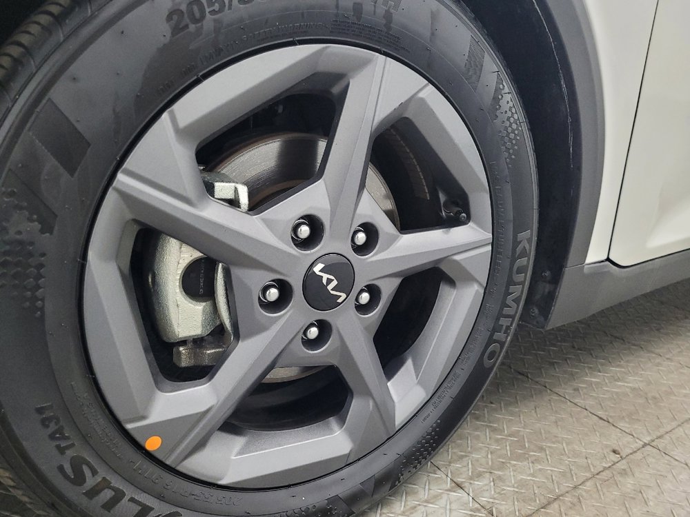 Used 2025 Kia K4 LXS image 31