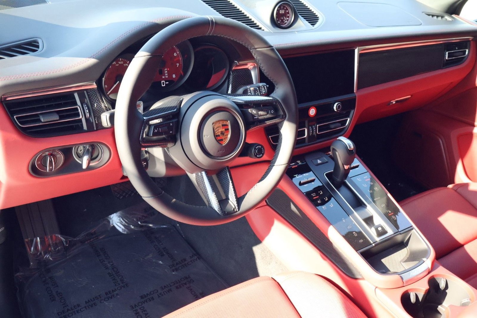 New 2026 Porsche Macan GTS image 4