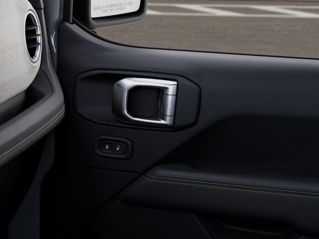 New 2026 Jeep Wrangler Unlimited Sahara AWD/4WD image 25