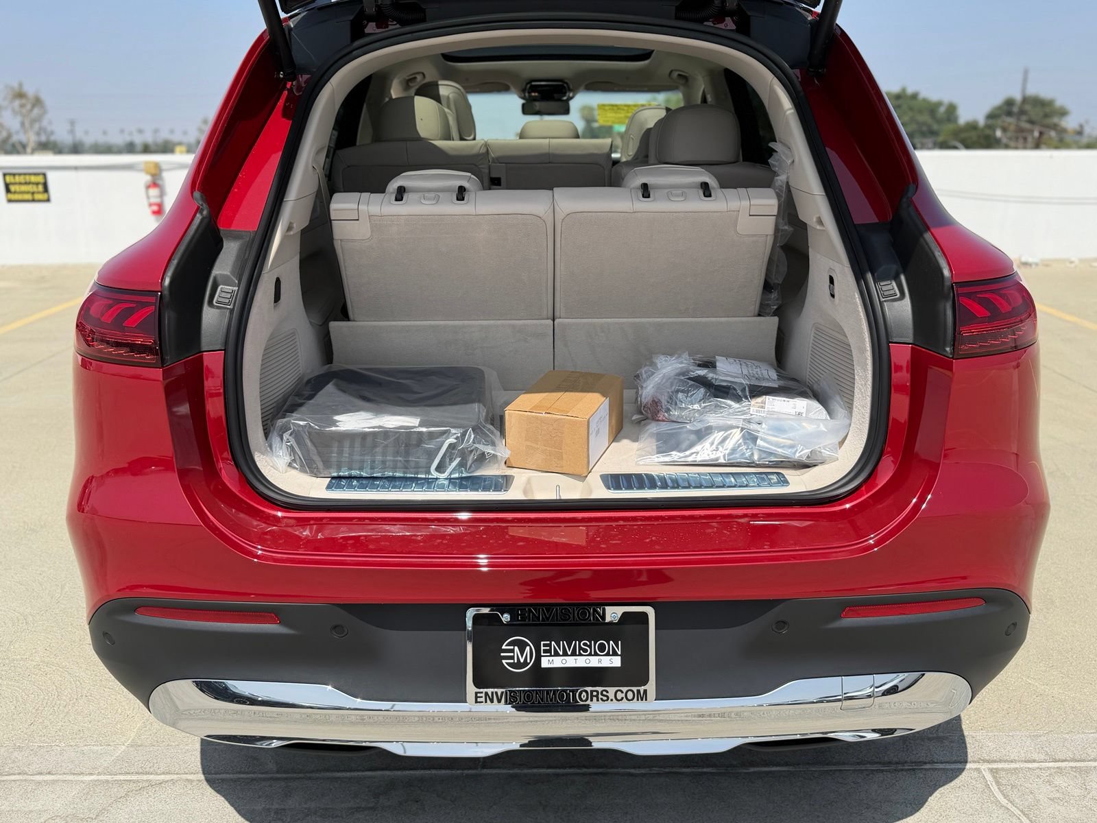New 2026 Mercedes-Benz EQS 400 4MATIC SUV image 13