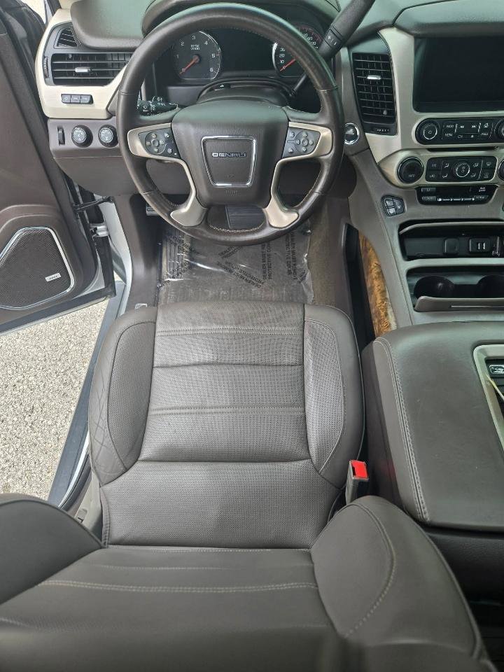 Used 2015 GMC Yukon Denali w/ Premium Package AWD/4WD image 11