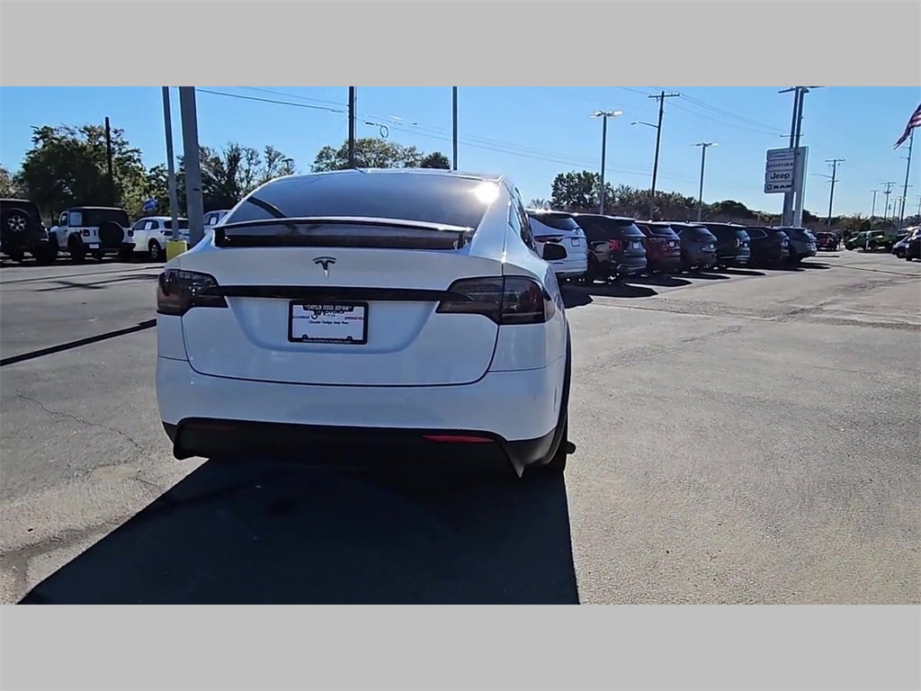 Used 2022 Tesla Model X image 30