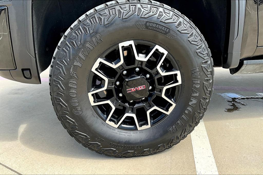 Used 2024 GMC Sierra 2500 AT4X image 12