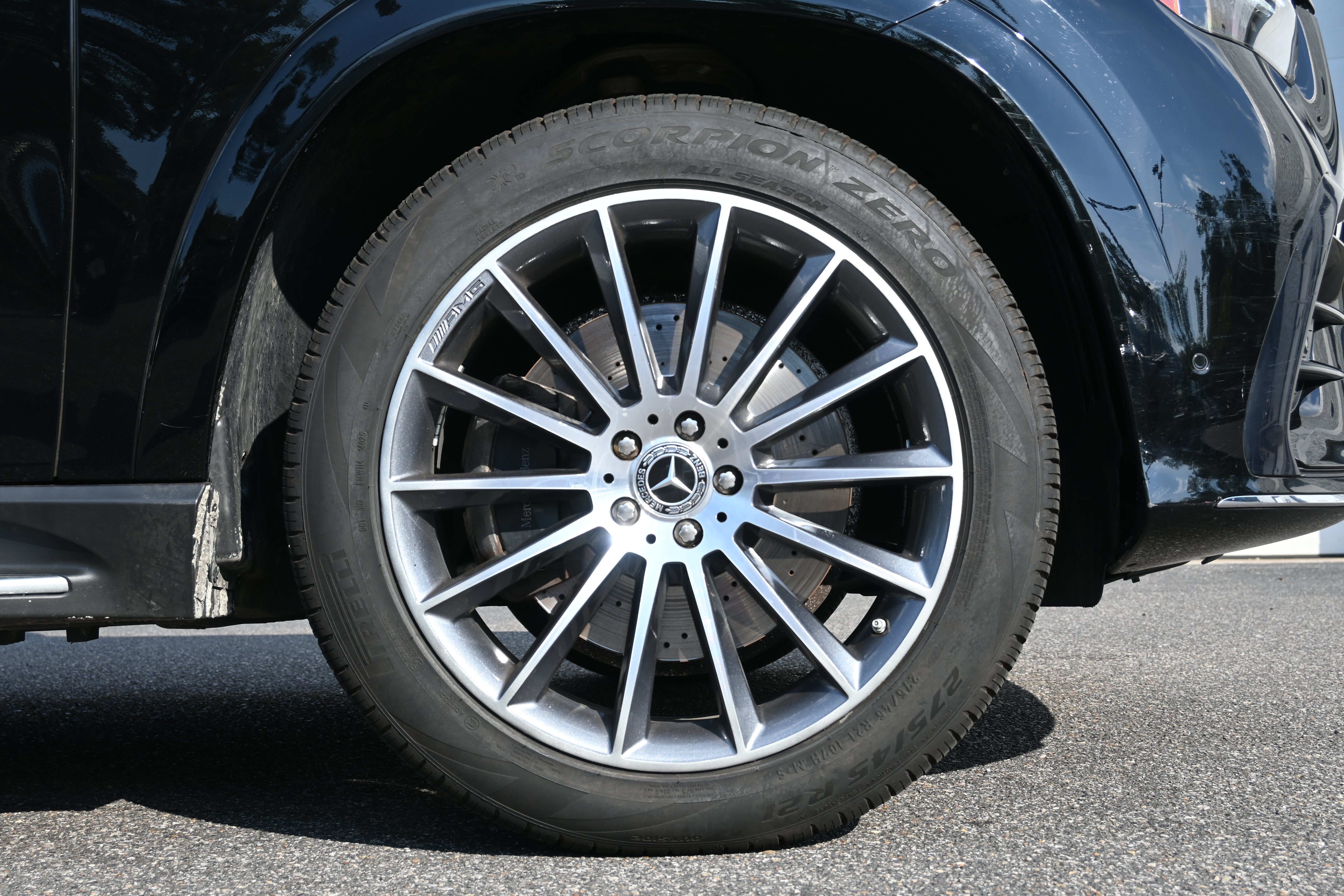 Used 2024 Mercedes-Benz GLE 350 4MATIC w/ AMG Line Exterior image 13