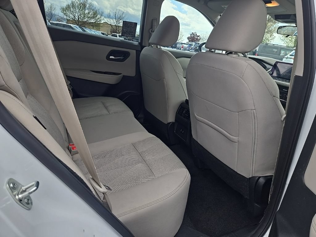 Used 2025 Nissan Rogue SV AWD/4WD image 26