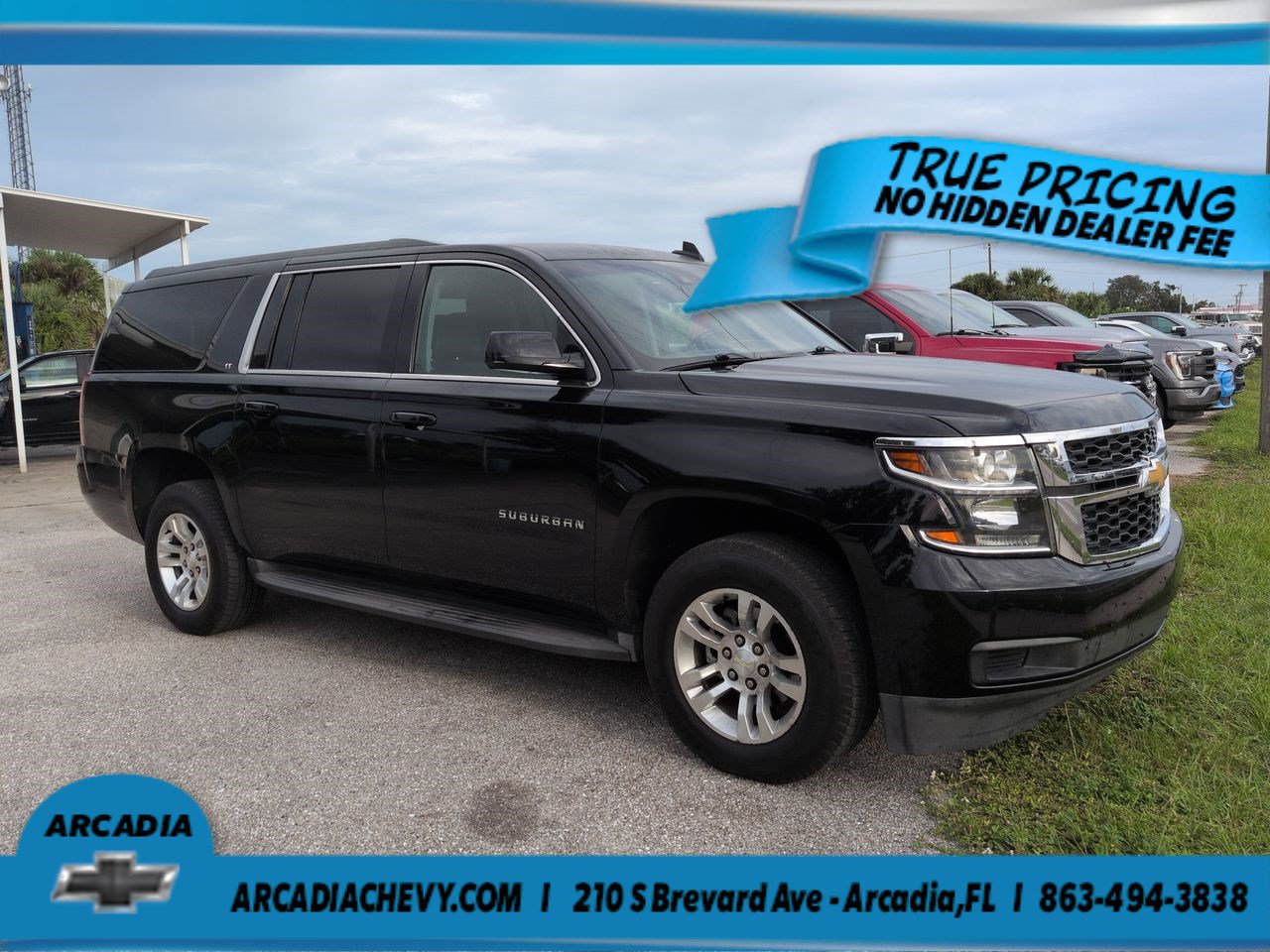 Used 2017 Chevrolet Suburban LT RWD image 2