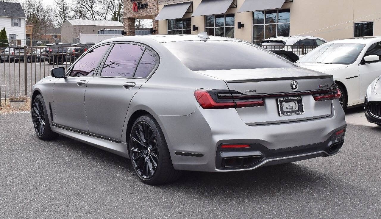 Used 2022 BMW M760i xDrive w/ Luxury Rear Seating Package image 11