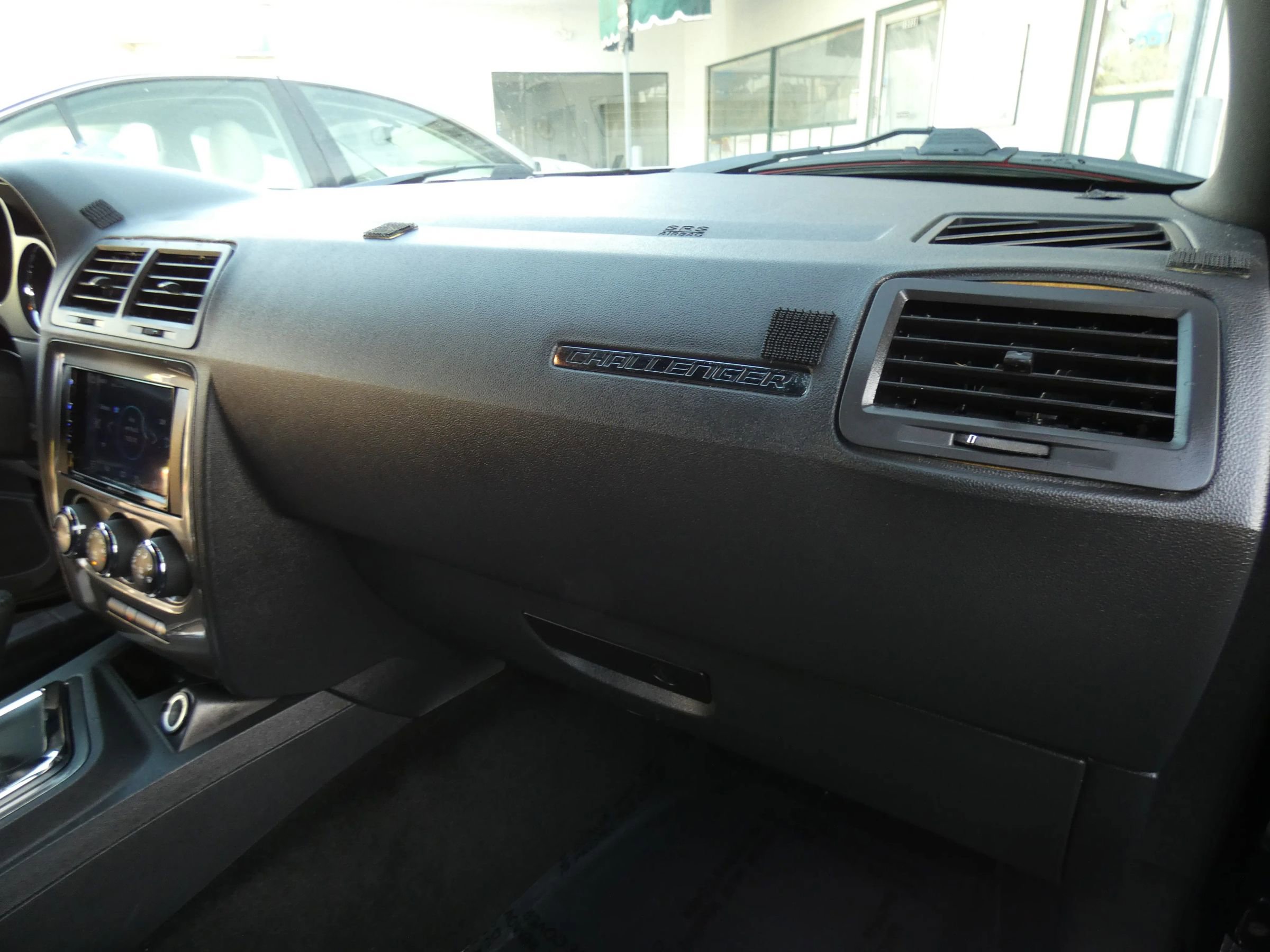 Used 2013 Dodge Challenger SXT image 31