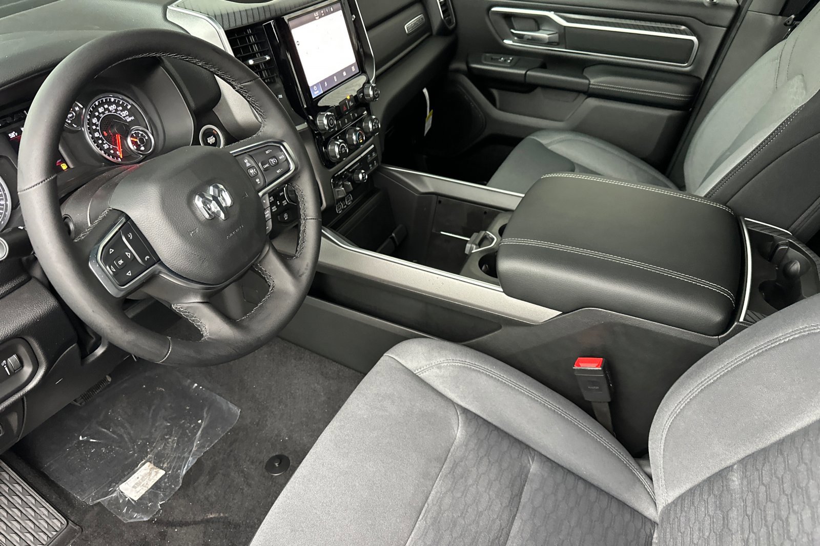 New 2026 RAM 1500 4x4 Crew Cab image 9