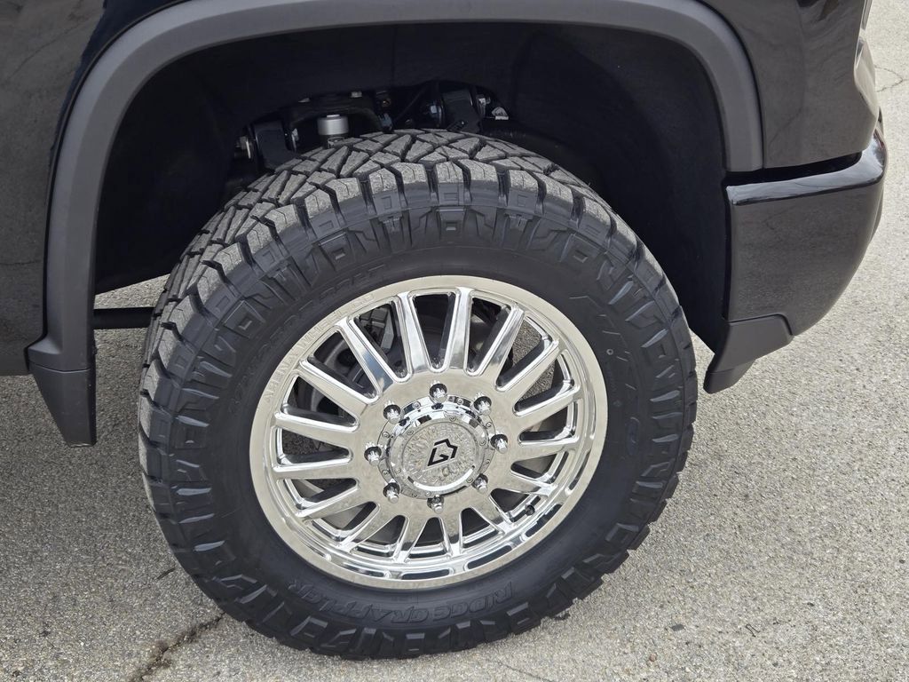 Used 2025 Chevrolet Silverado 3500 High Country w/ Technology Package image 6