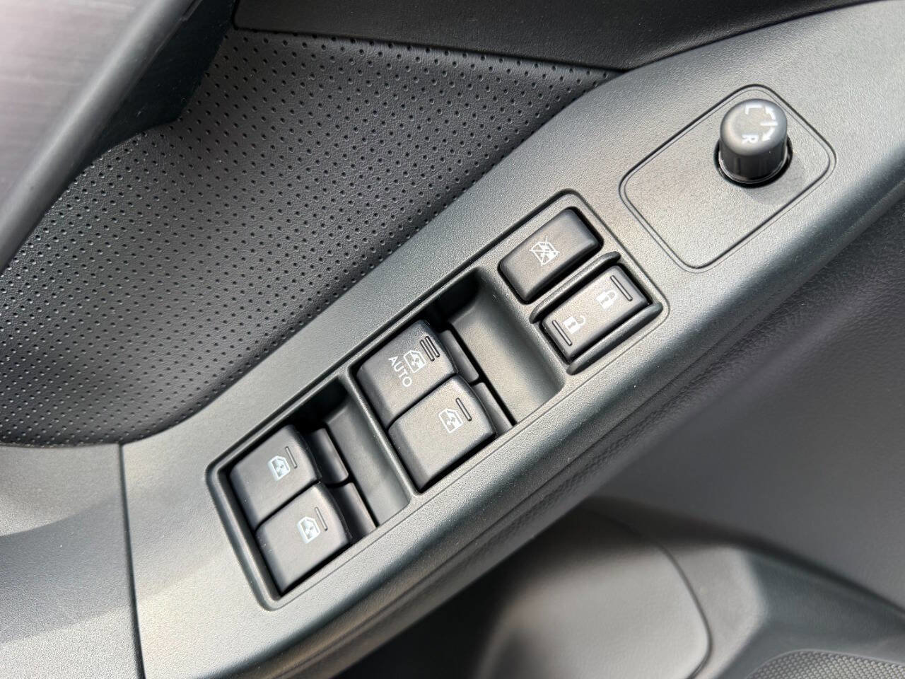 Used 2014 Subaru Forester 2.5i Limited w/ Popular Package #2 image 15