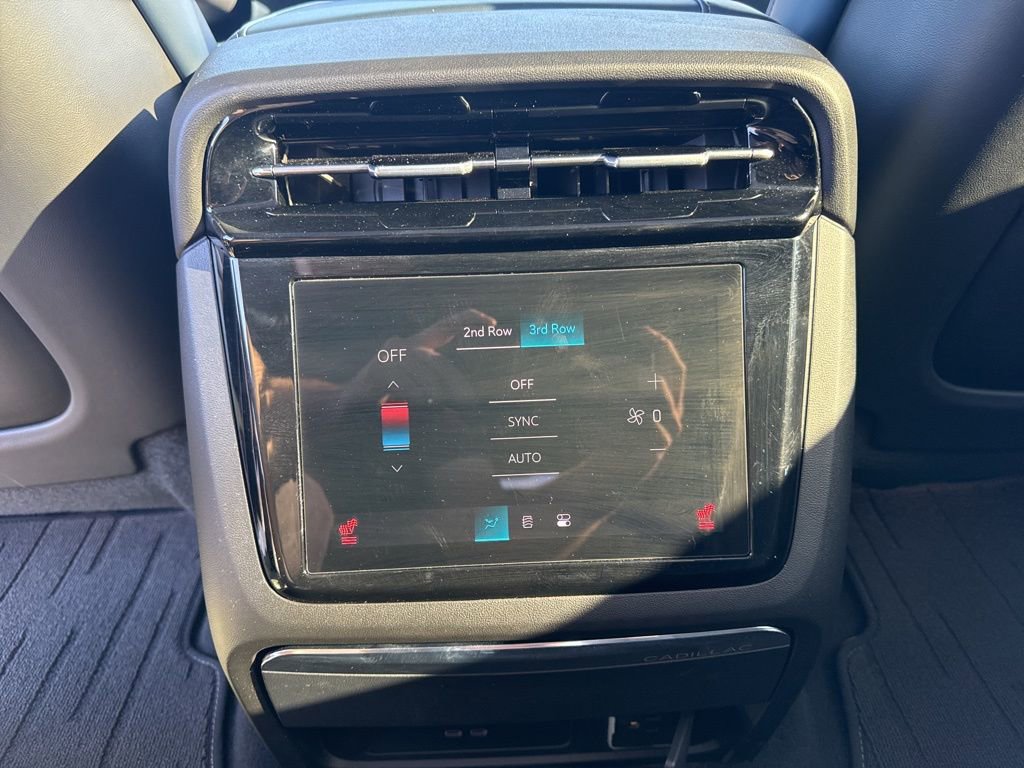 Used 2025 Cadillac Escalade IQ Luxury 2 w/ LPO, Premium Carpet Package AWD/4WD image 15