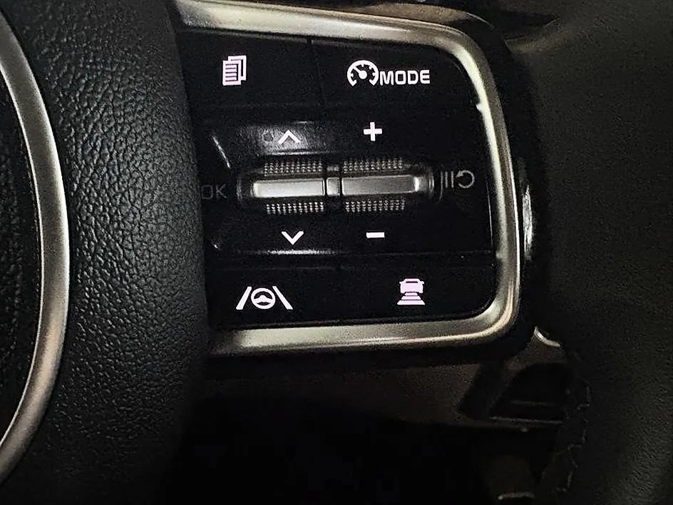 Used 2023 Kia Sorento SX FWD image 18