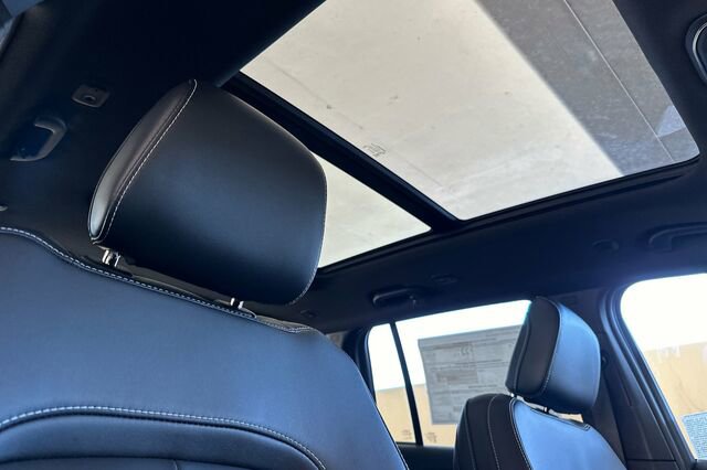 New 2025 Jeep Grand Cherokee Limited image 14