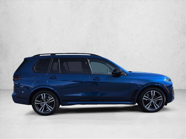 Used 2025 BMW X7 M60i image 4