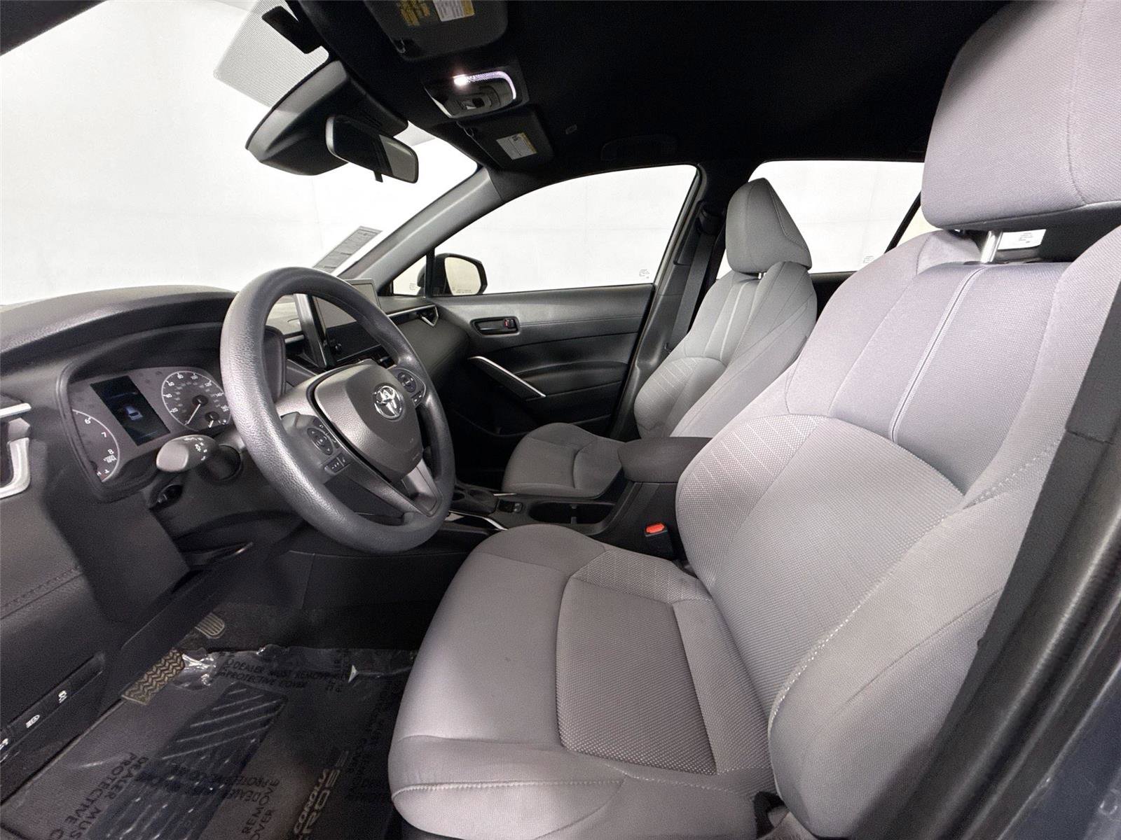 Used 2025 Toyota Corolla Cross AWD Hybrid image 3