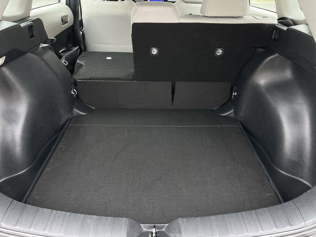 Used 2024 Toyota Corolla Cross L image 24
