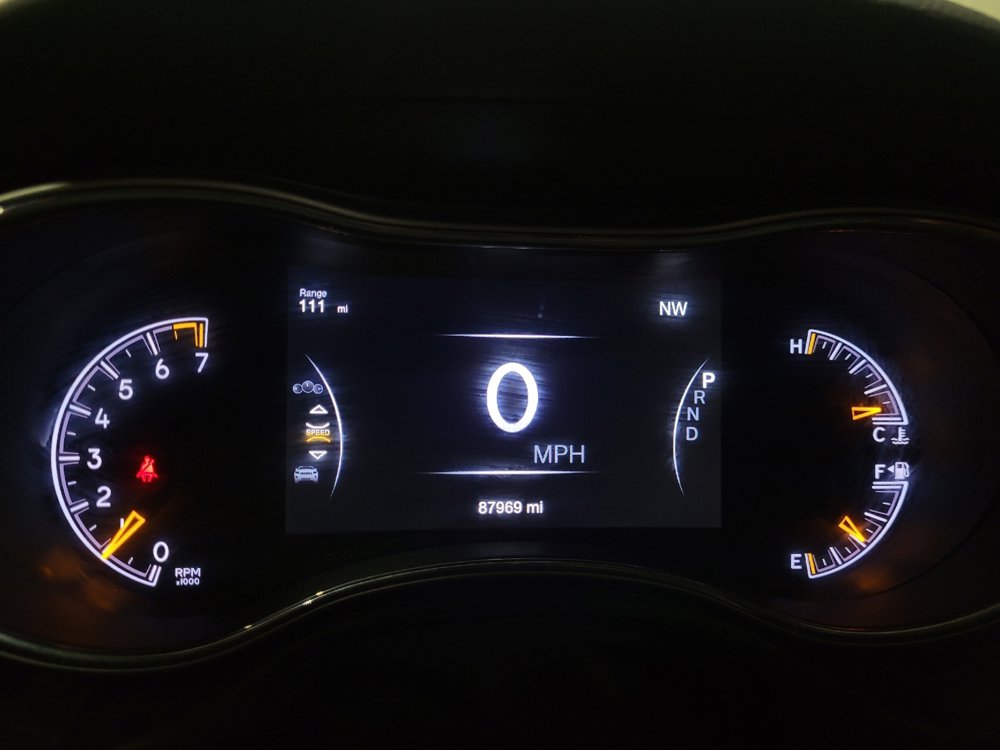 Used 2017 Jeep Grand Cherokee Altitude image 23