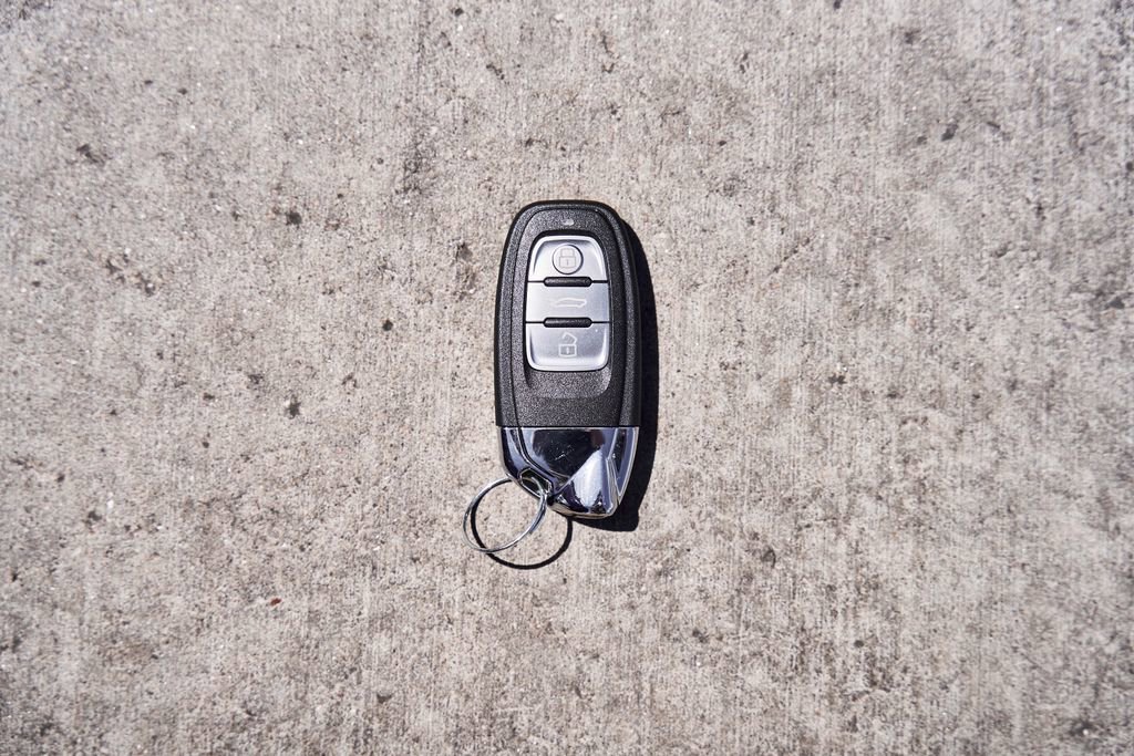 Used 2024 Lamborghini Huracan EVO image 73