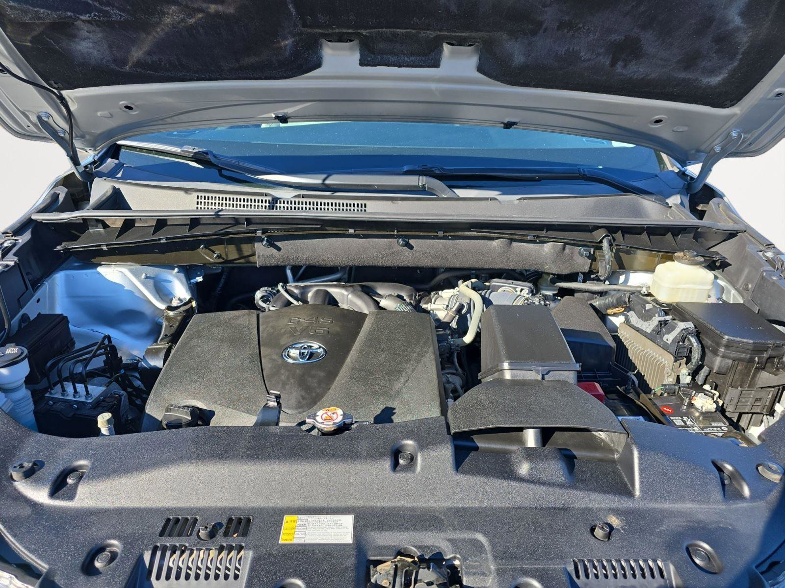 Used 2019 Toyota Highlander XLE image 24