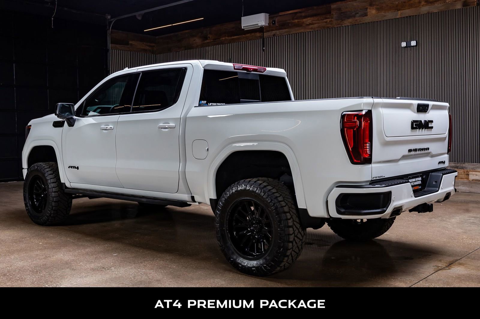 Used 2024 GMC Sierra 1500 AT4 w/ Technology Package image 7