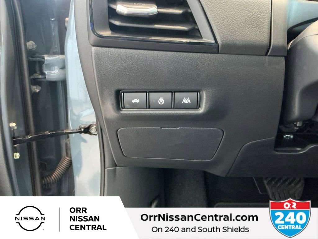 New 2026 Nissan Sentra SR w/ SR Premium Package FWD image 16