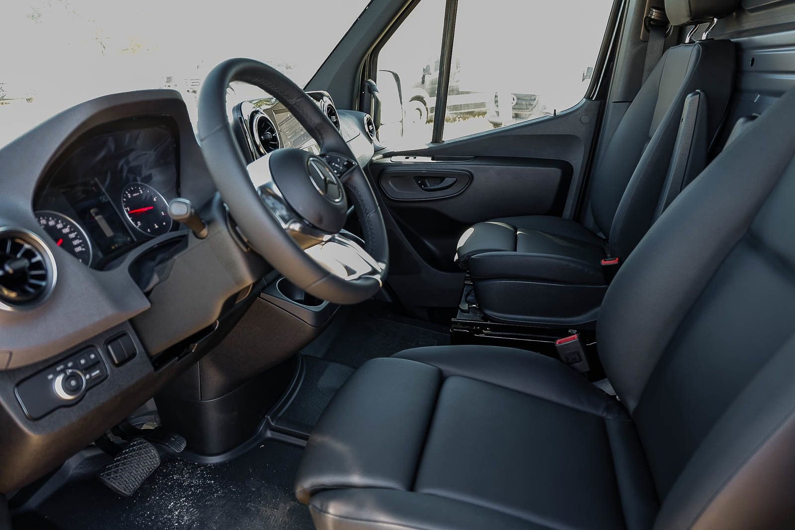 New 2025 Mercedes-Benz Sprinter 2500 image 18