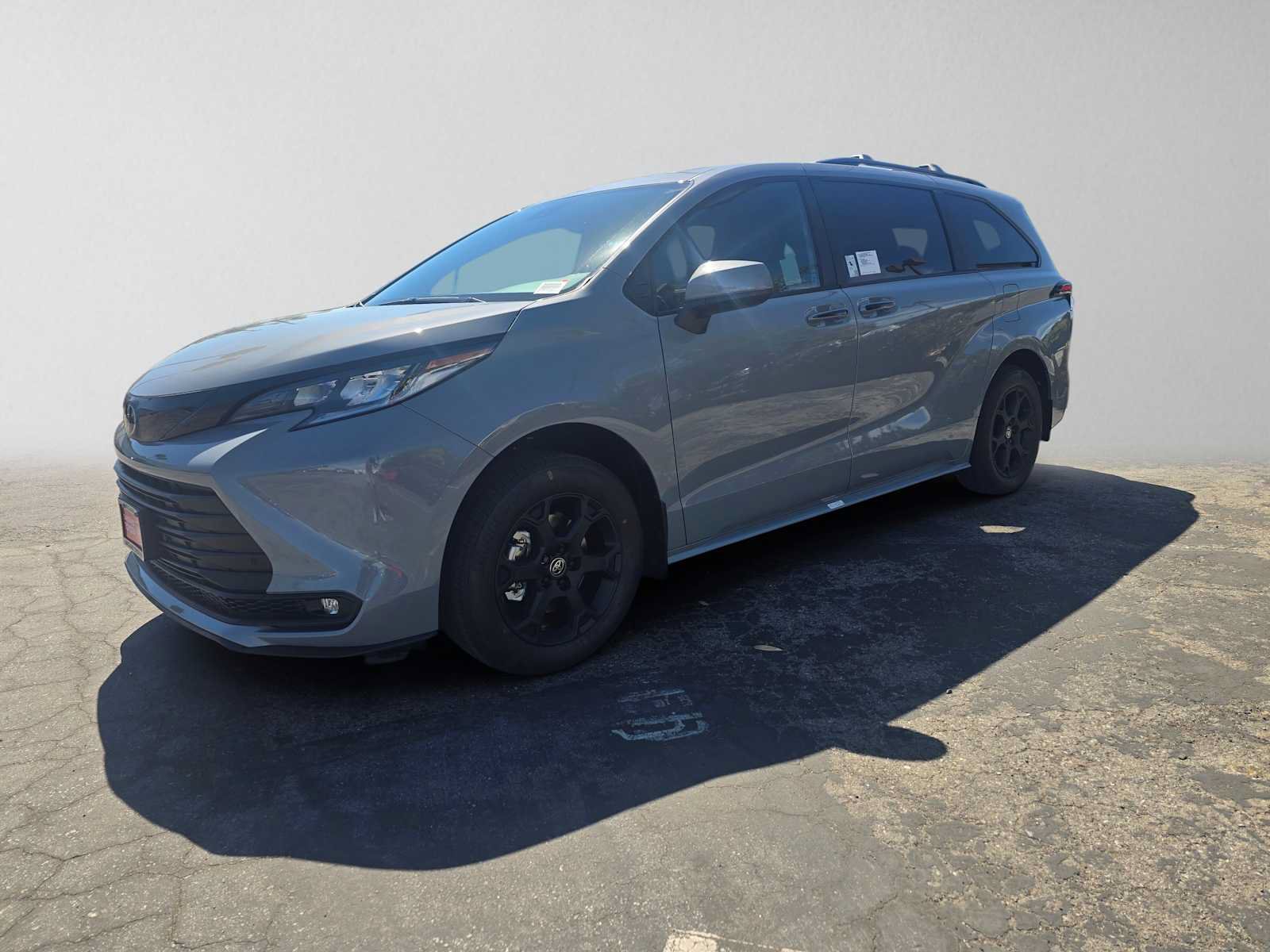 New 2026 Toyota Sienna XLE Woodland Edition AWD/4WD image 7