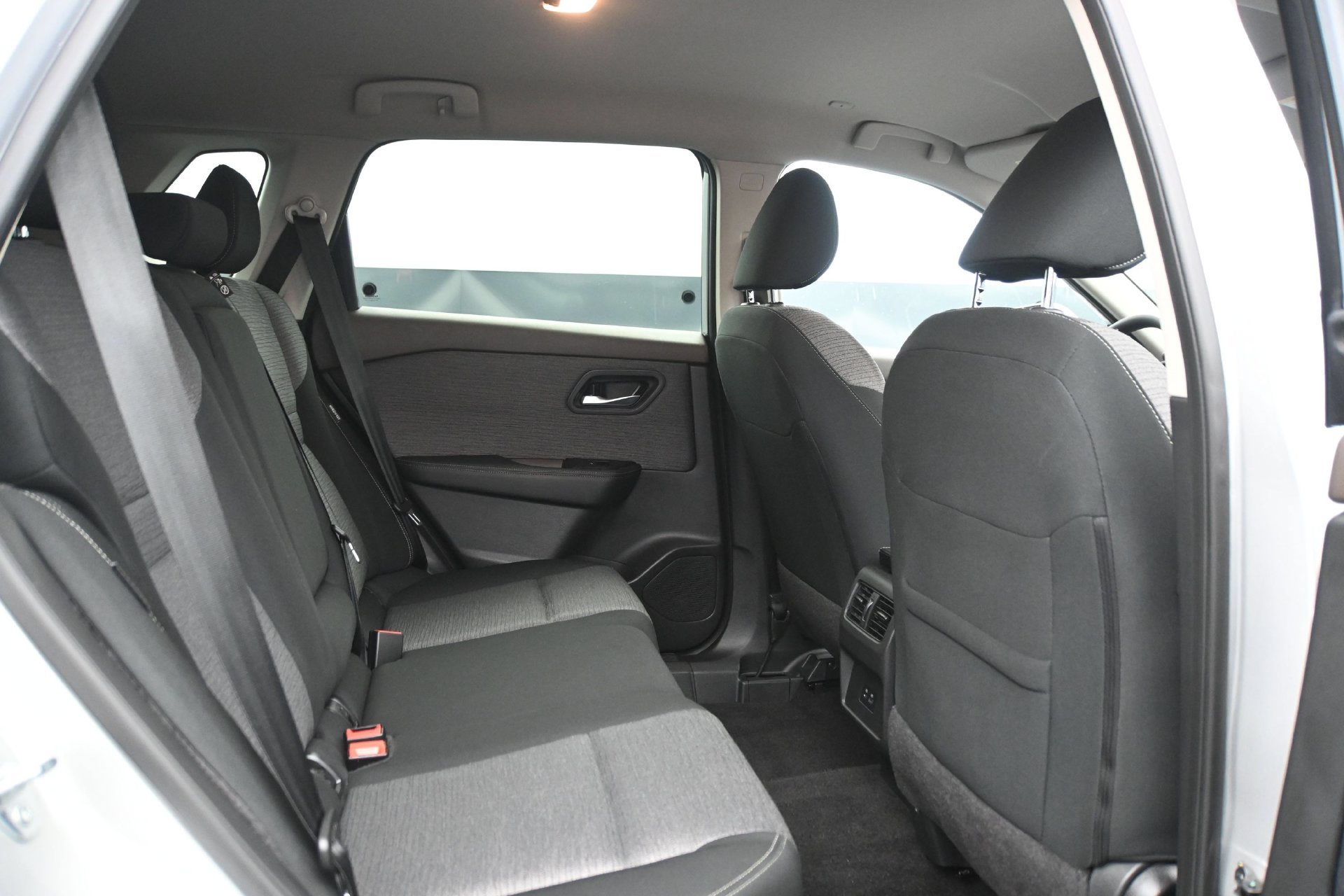 Used 2023 Nissan Rogue SV AWD/4WD image 14