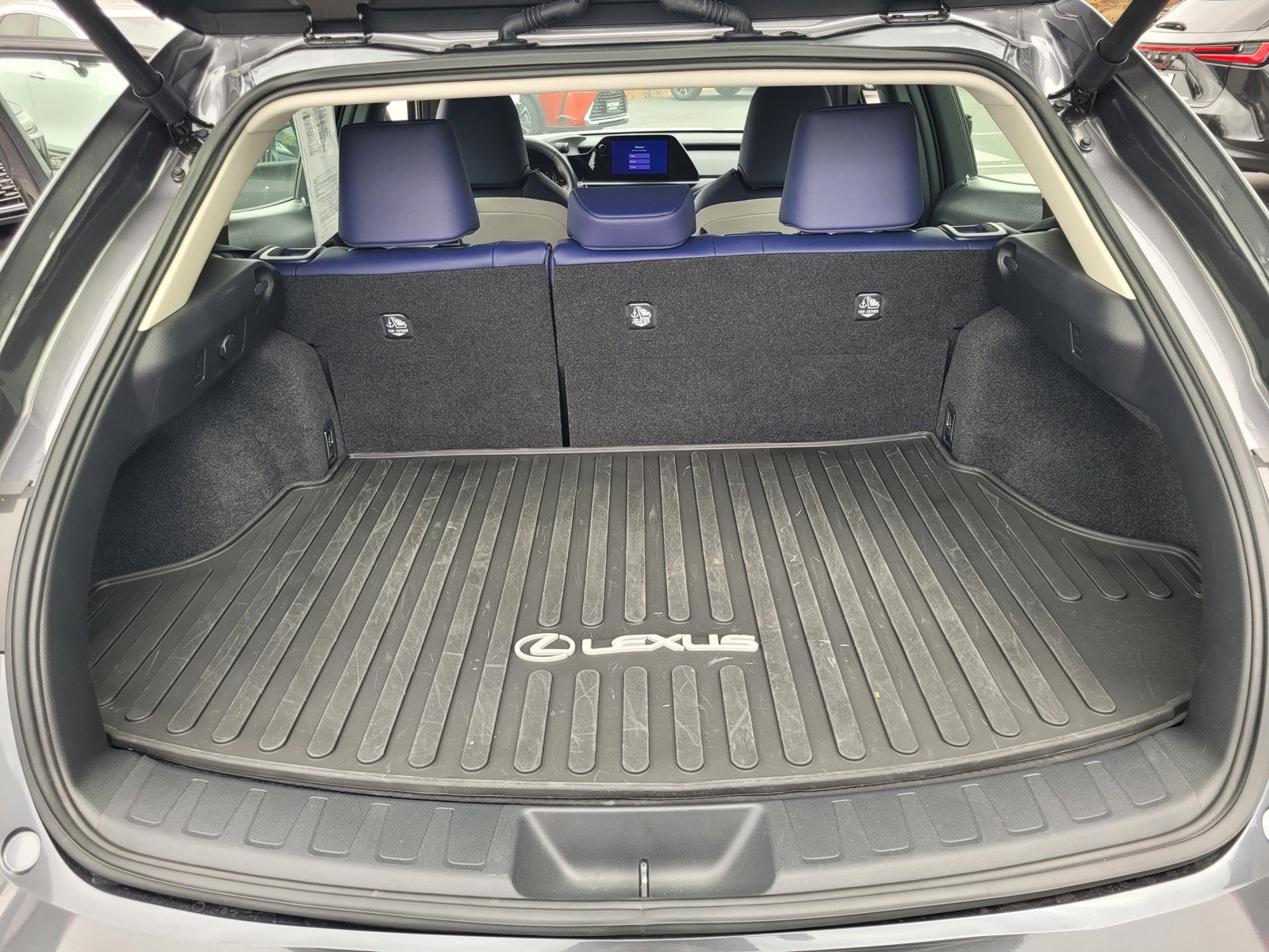 Certified 2025 Lexus UX 300h FWD w/ Accessory Package (Z2) image 27