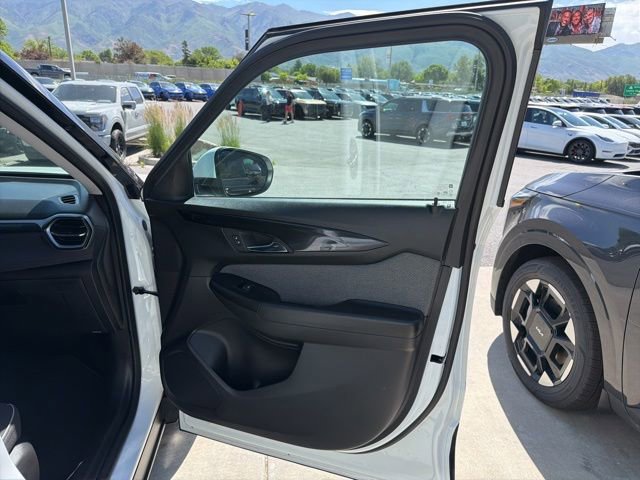 Used 2024 Chevrolet TrailBlazer LT w/ Convenience Package FWD image 31