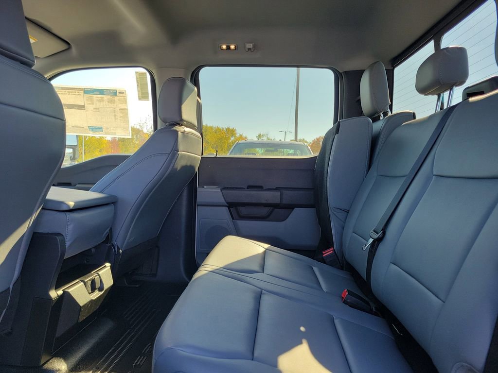 New 2026 Ford F550 4x4 Crew Cab image 12